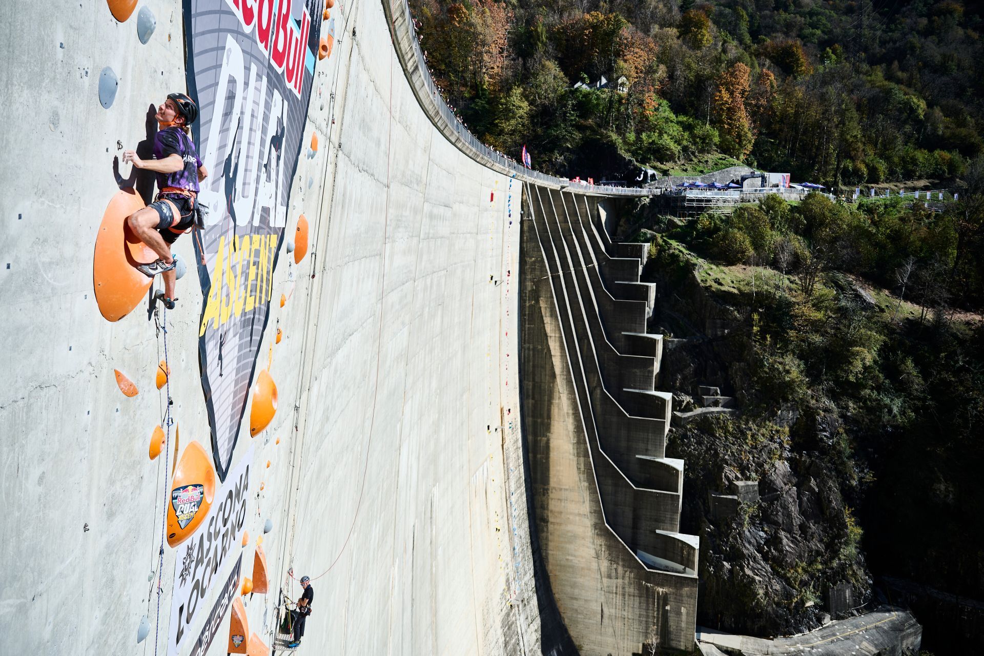 function r(){if(it(n),n.value===Hm){let o=null;throw new D(-950,o)}return n.value}