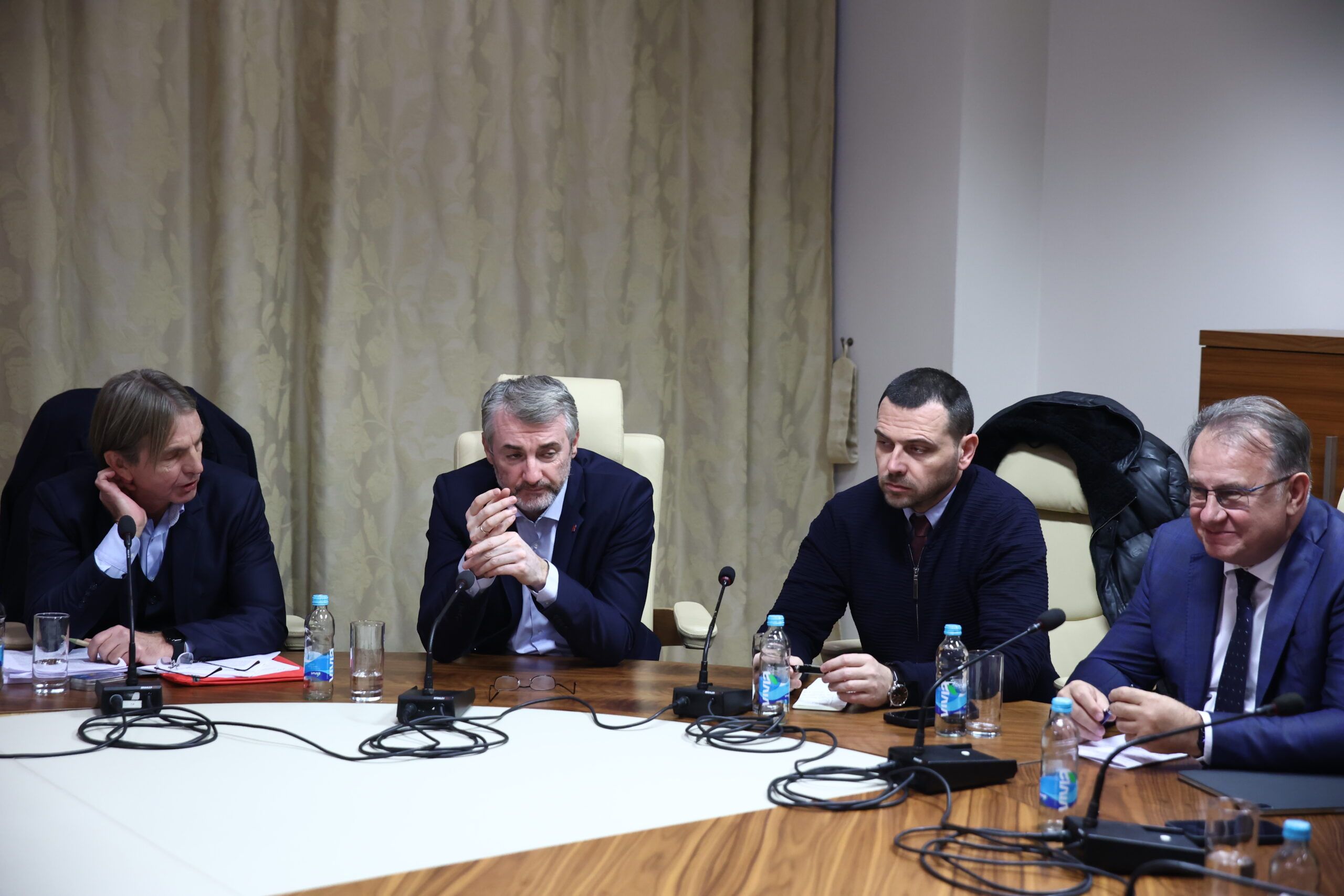 Trojkaška egzekucija Bosne i Hercegovine: Obuća - Iluzija je razbijena!