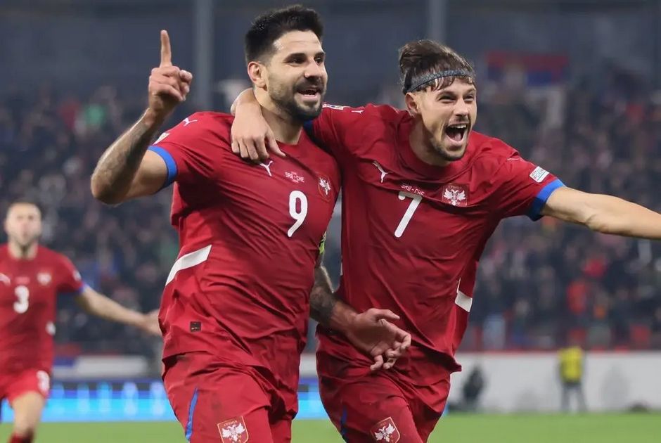 FSS Srbije je pored toga kažnjen sa 10.000 eura zbog zviždanja švicarskoj himnoj, dok su kažnjeni i sa 17.500 eura zbog skandiranja protiv Kosova