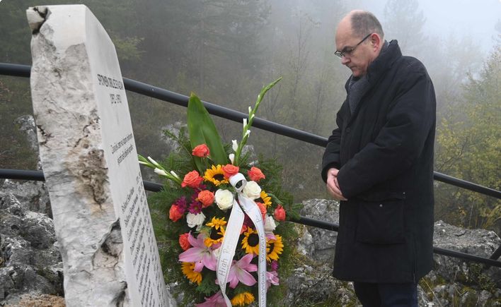 Visoki predstavnik u BiH Christian Schmidt je rekao da danas odaje počast onima koji su izgubili živote