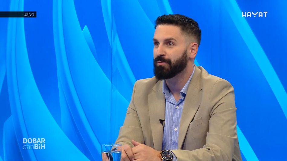 function r(){if(it(n),n.value===jm){let o=null;throw new D(-950,o)}return n.value}