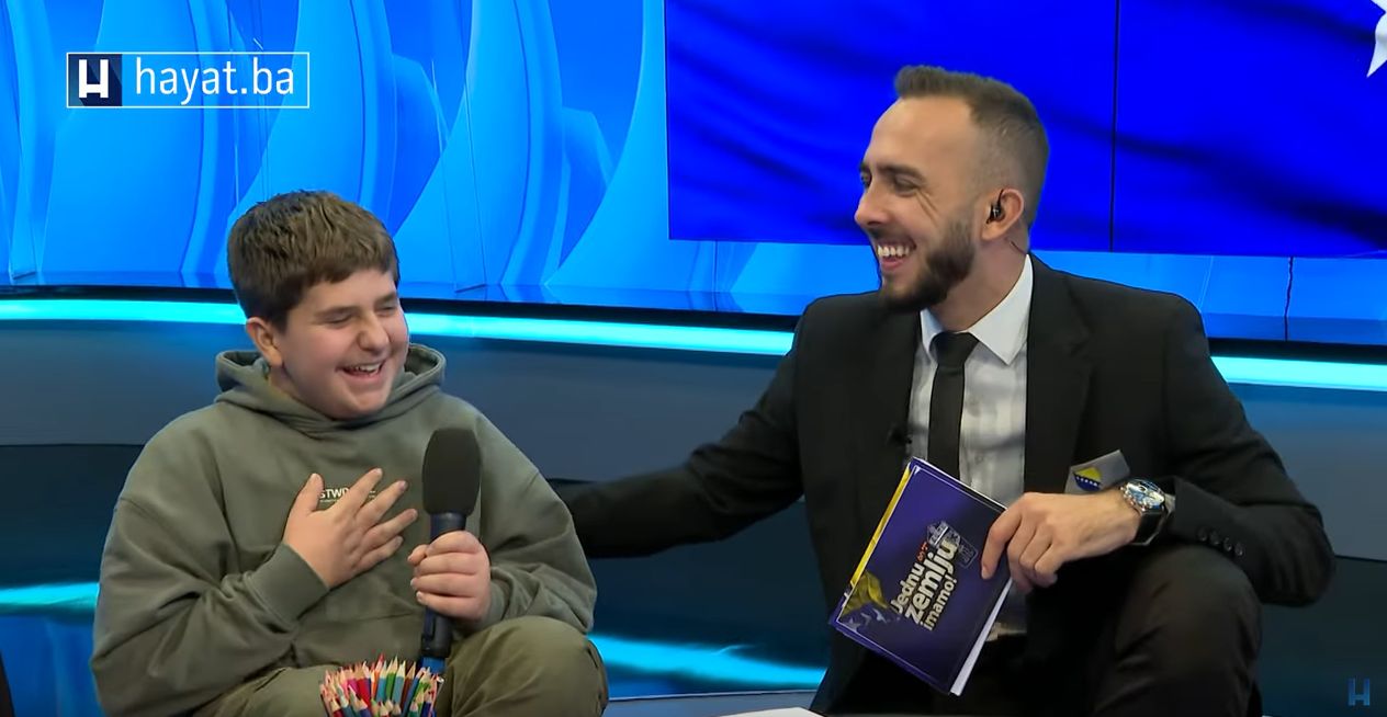 function r(){if(it(n),n.value===Hm){let o=null;throw new D(-950,o)}return n.value}