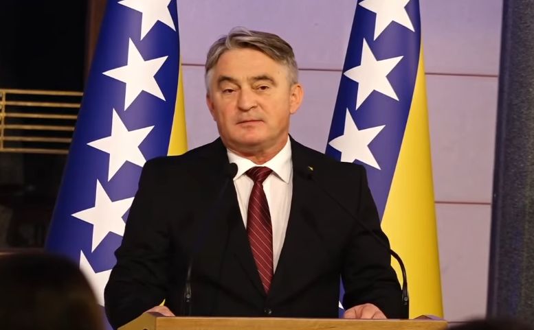 Ministarstvo odbrane Turske saopćilo je da je u padu helikoptera tipa UH-1, koji je obavljao trenažni let u Isparti na jugozapadu Turske, poginulo šest članova osoblja.