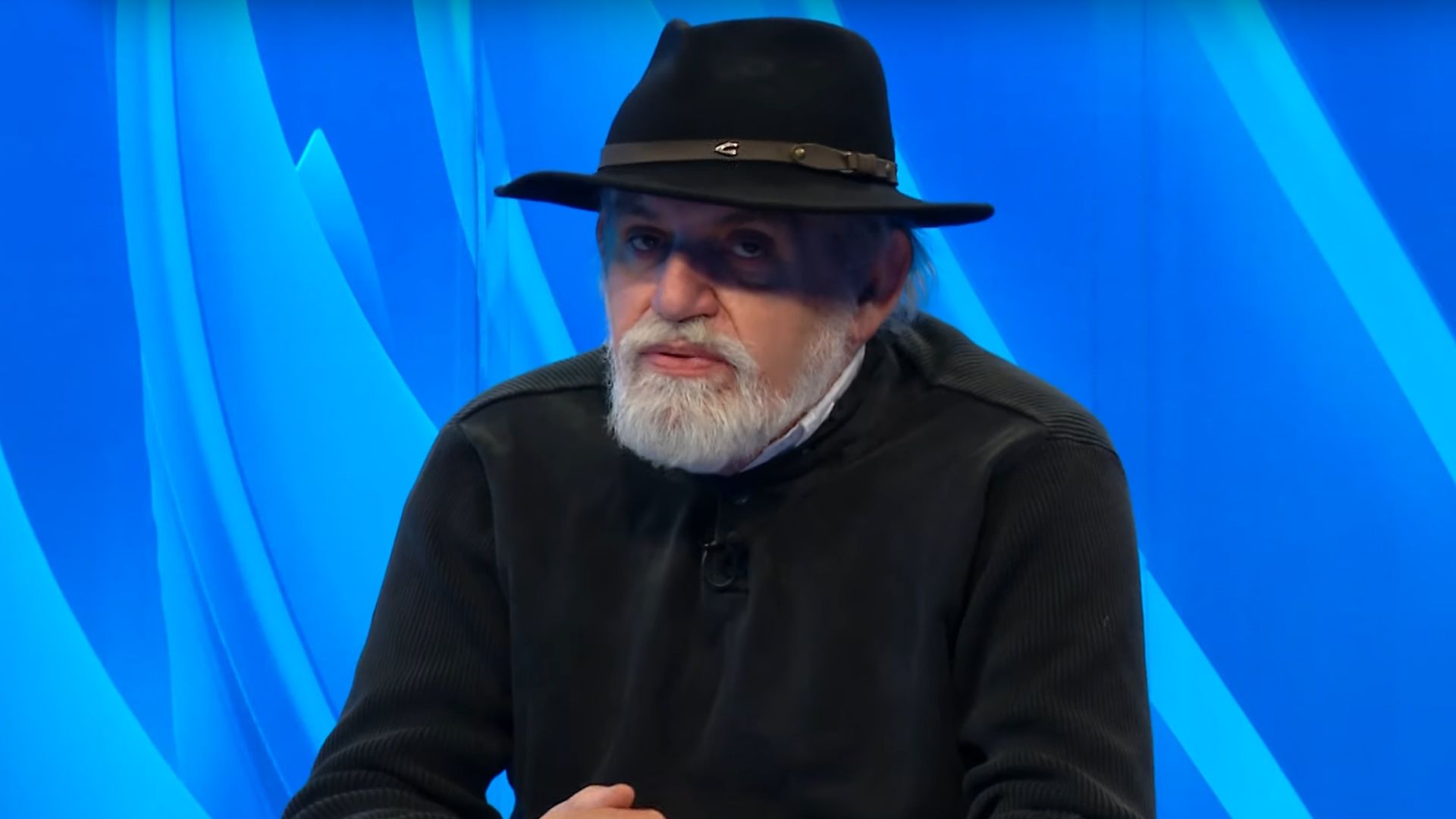 Akademik Gradimir Gojer večeras će u prostoru Muzeja književnosti i pozorišne umjetnosti upriličiti promociju svoje nove knjige "Zora na Rondou". 