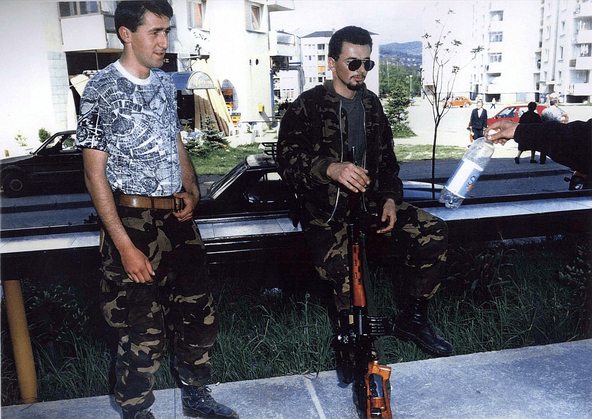 function r(){if(it(n),n.value===Hm){let o=null;throw new D(-950,o)}return n.value}