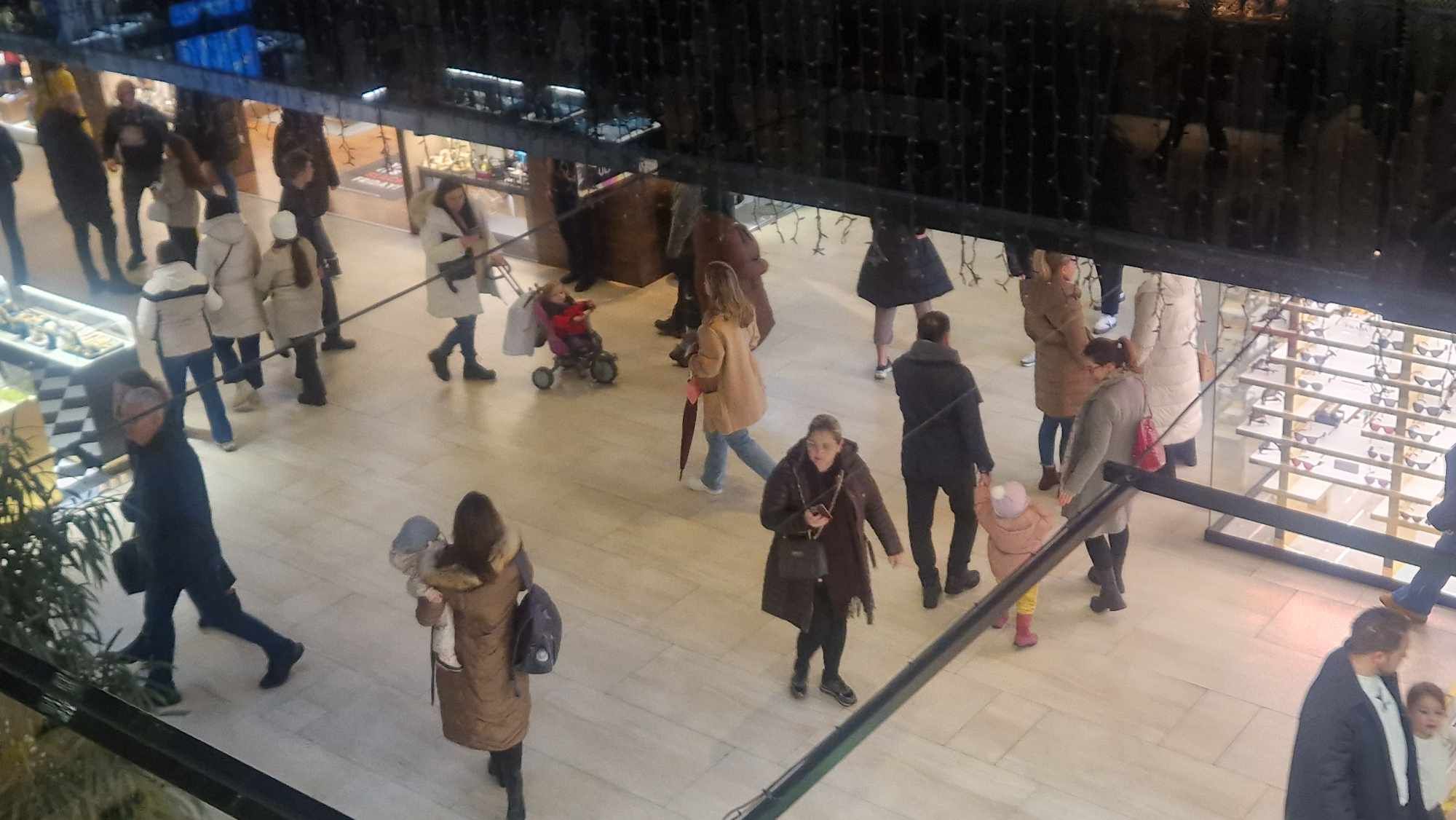 Gdje god kreneš gužva! Glavni grad vrvi ljudima, razloga je više