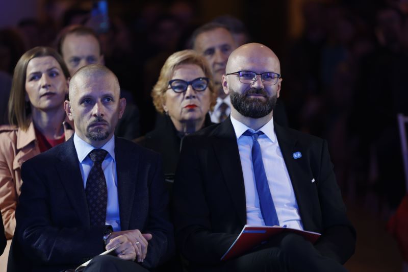 Dok god ima i jedno dijete nećemo ga ostaviti samog i neće biti samo, kazao je Garibija