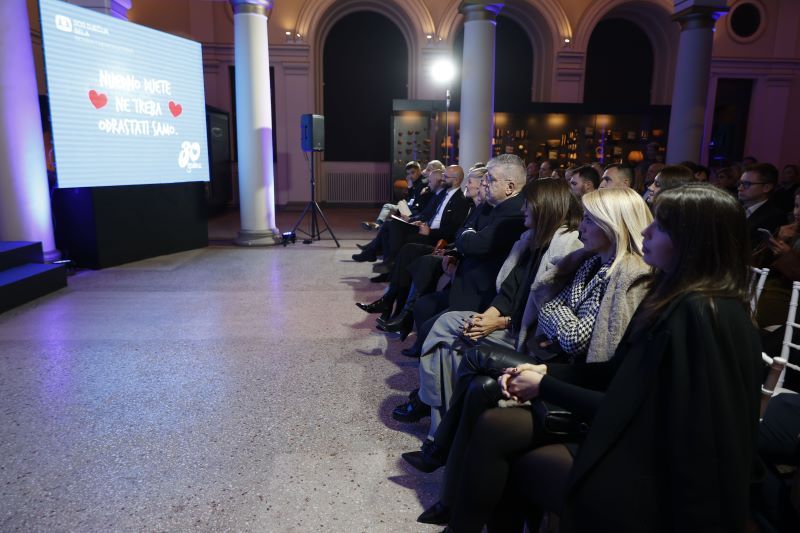 Dok god ima i jedno dijete nećemo ga ostaviti samog i neće biti samo, kazao je Garibija