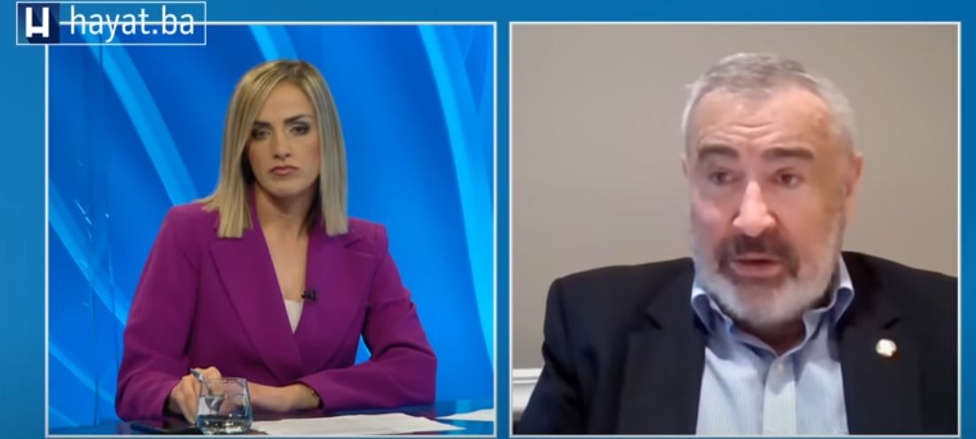 function r(){if(it(n),n.value===Hm){let o=null;throw new D(-950,o)}return n.value}