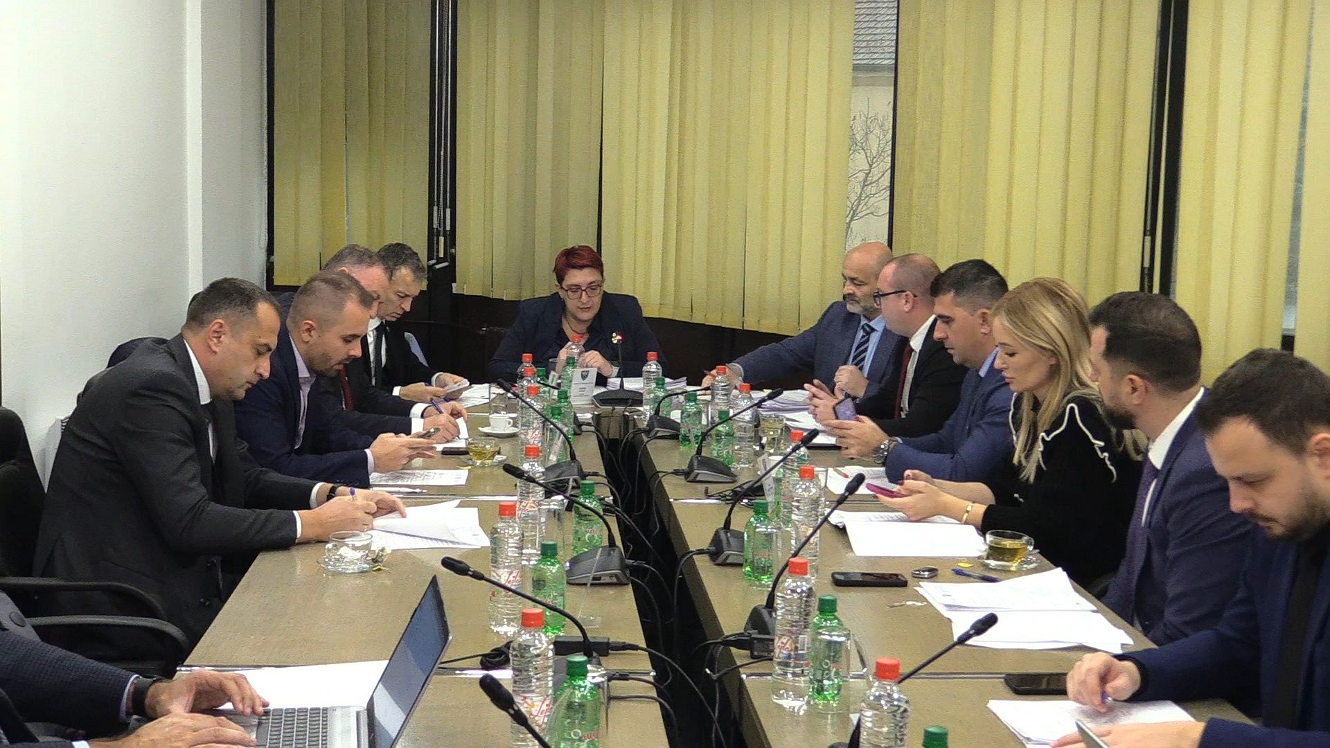 function r(){if(it(n),n.value===Hm){let o=null;throw new D(-950,o)}return n.value}