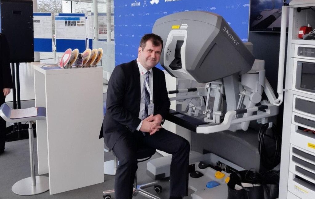 Ponovo zapaženi nastupi prof. dr. med. habil. Vahudina Žugora, našeg robotskog hirurga na renomiranom kongresu
