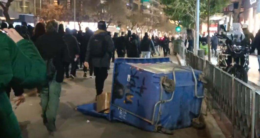 Oko 5000 ljudi pridružilo se godišnjem maršu u znak sjećanja na ubijenog 15-godišnjaka Alexandrosa Grigoropoulosa.