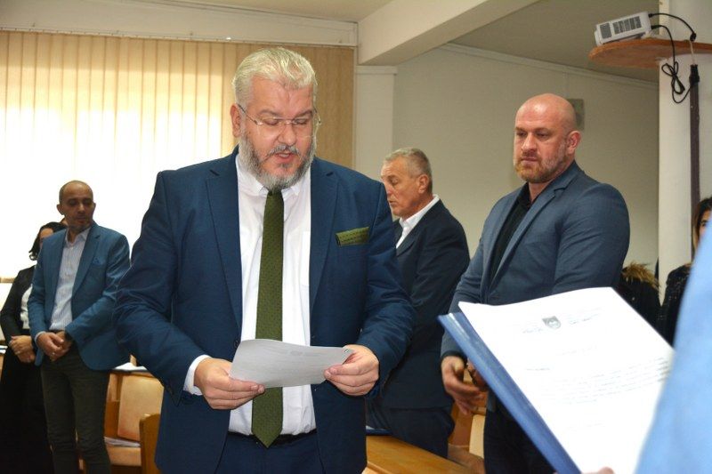 Na Konstituirajućooj sjednici izabrane su i Komisija za Izbor i imenovanja, Komisija za Statut i propise i Komisija za budžet i finansije