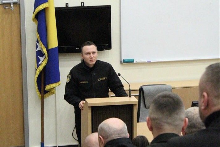 Isak uručio uvjerenja policijskim službenicima koji su završili kurs kriminalističke tehnike