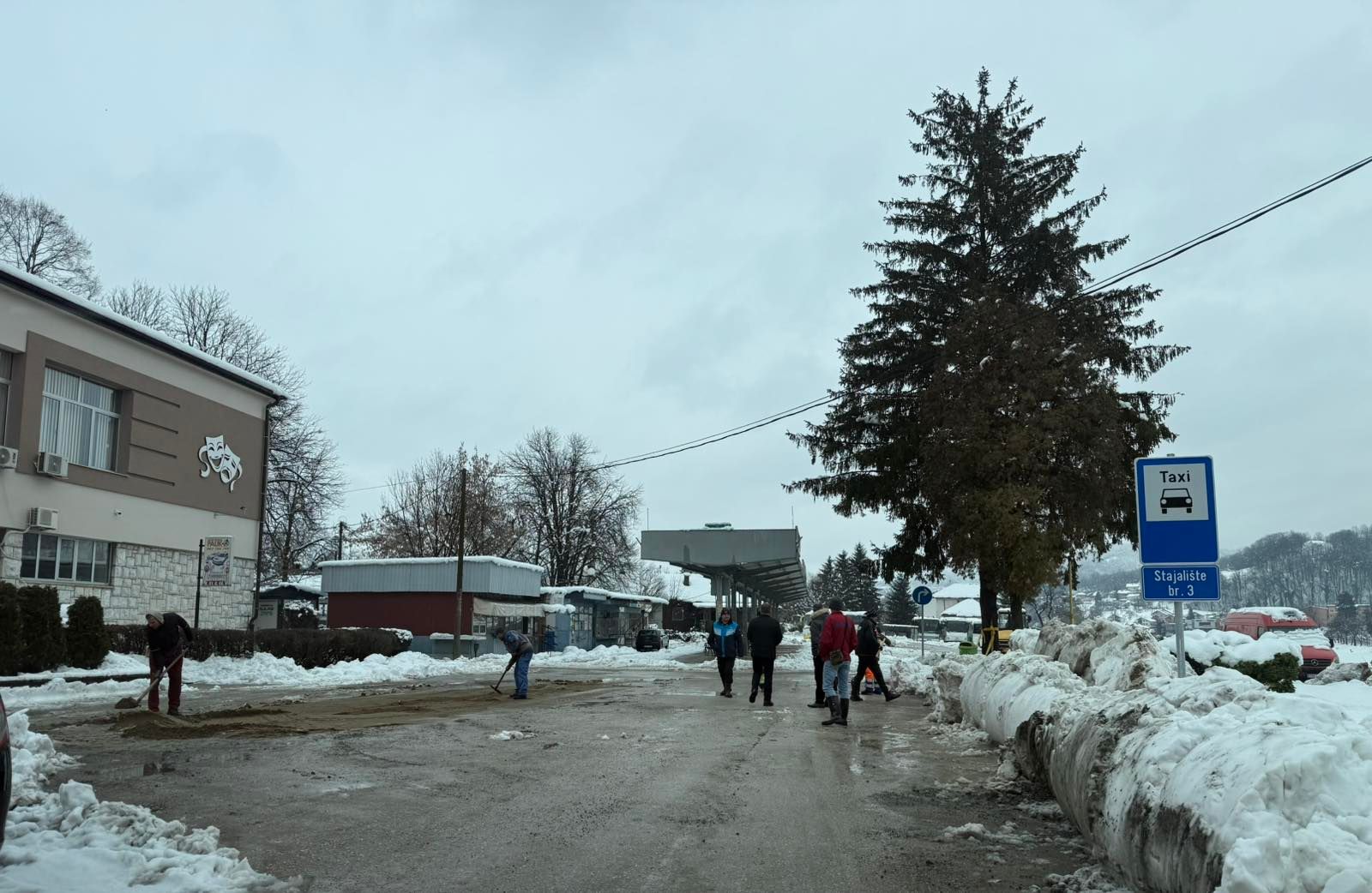 Zbog kvara na 110 kV dalekovodu koji je u nadležnosti Elektroprijenosa BiH, bez napajanja jučer su bila kompletna područja Maglaja, Zavidovića, Tešnja i Doboj Juga.