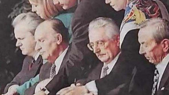 Srpska vladajuća stranka SNSD, ali i opozicioni prvaci, čekala je povoljan trenutak za ažuriranje svoje politike koja je zaustavljena u Daytonu