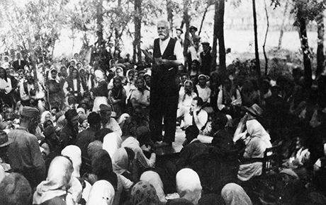 Opijena narodnooslobodilačkim zanosom uz agitaciju komunista preko agitprop “mašine”, većina naroda je iskreno vjerovala u abecedu i azbuku Bosne i Hercegovine o tri “i”