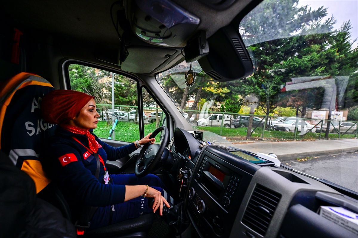 Heroine koje spašavaju živote i ruše predrasude: Vozačice hitne pomoći u Istanbulu