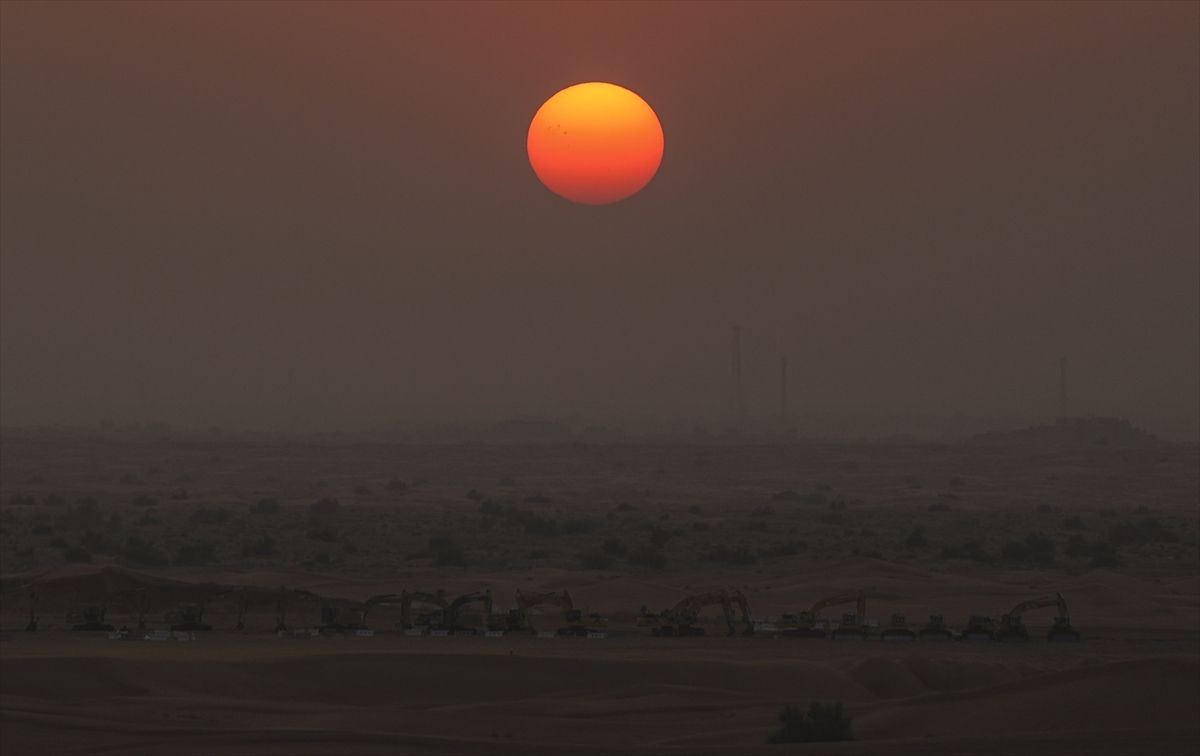 Uzbudljivo putovanje kroz pustinju u Dubaiju: Magičan zalazak sunca dodatni ugođaj