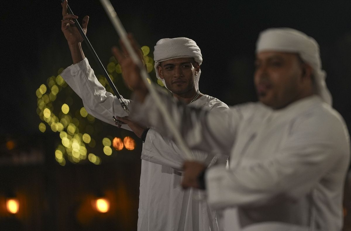 U pustinjskim safarijima, posebno u pješčanim dinama, preferira se putovanje terenskim vozilima