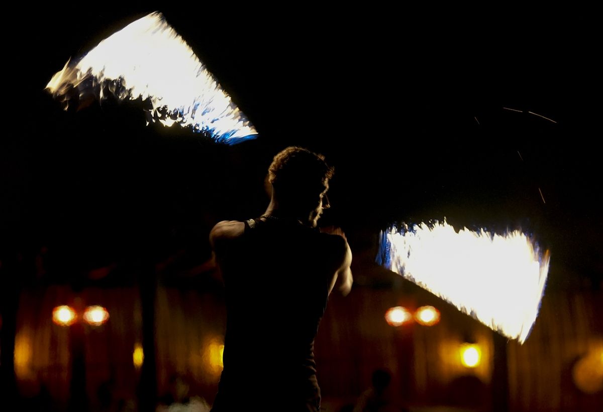 U pustinjskim safarijima, posebno u pješčanim dinama, preferira se putovanje terenskim vozilima