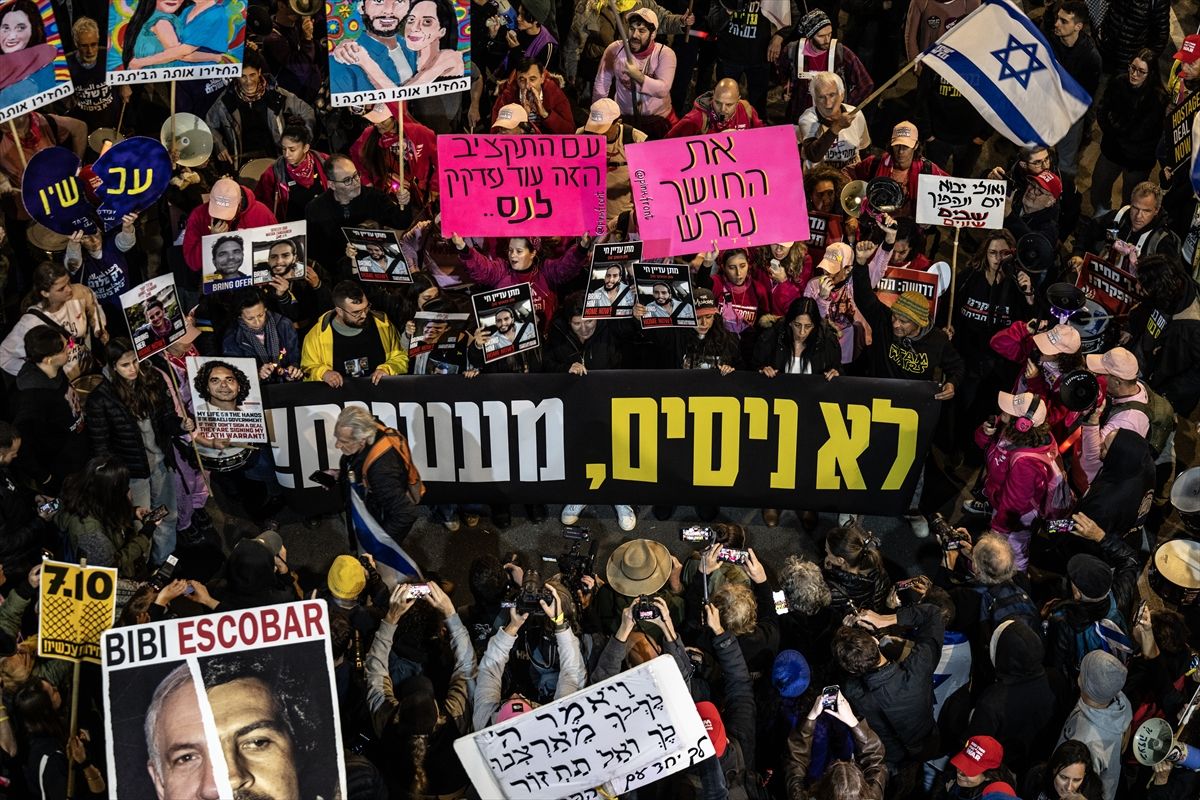 Stotine Izraelaca u Tel Avivu tražilo prekid vatre u Gazi i sporazum o razmjeni zarobljenika