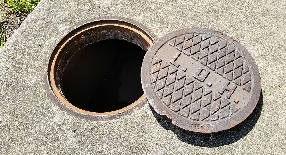 Zasad se ne zna uzrok smrti, ali prema svjedočenju komšija, i Dragomirov otac je svojevremeno nastradao dok je kopao bunar pored kuće.