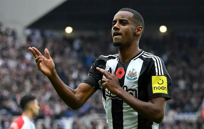 List Telegraph prenio je da će Newcastle tražiti 150 miliona funti, odnosno 180 miliona eura za Isaka.