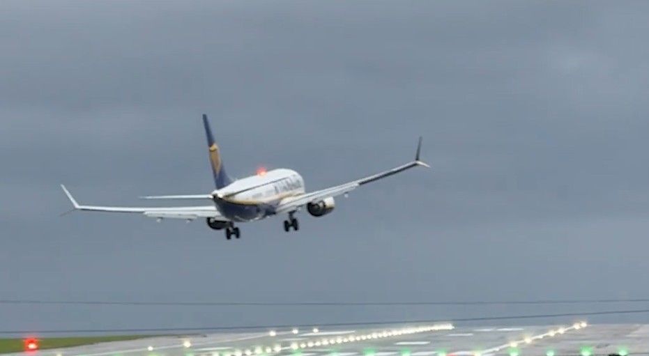 Upozorenje, koje je dovelo do otkazivanja događanja u Velikom Manchesteru i šire, bilo je na snazi od 3 ujutro do 11 ujutro u subotu