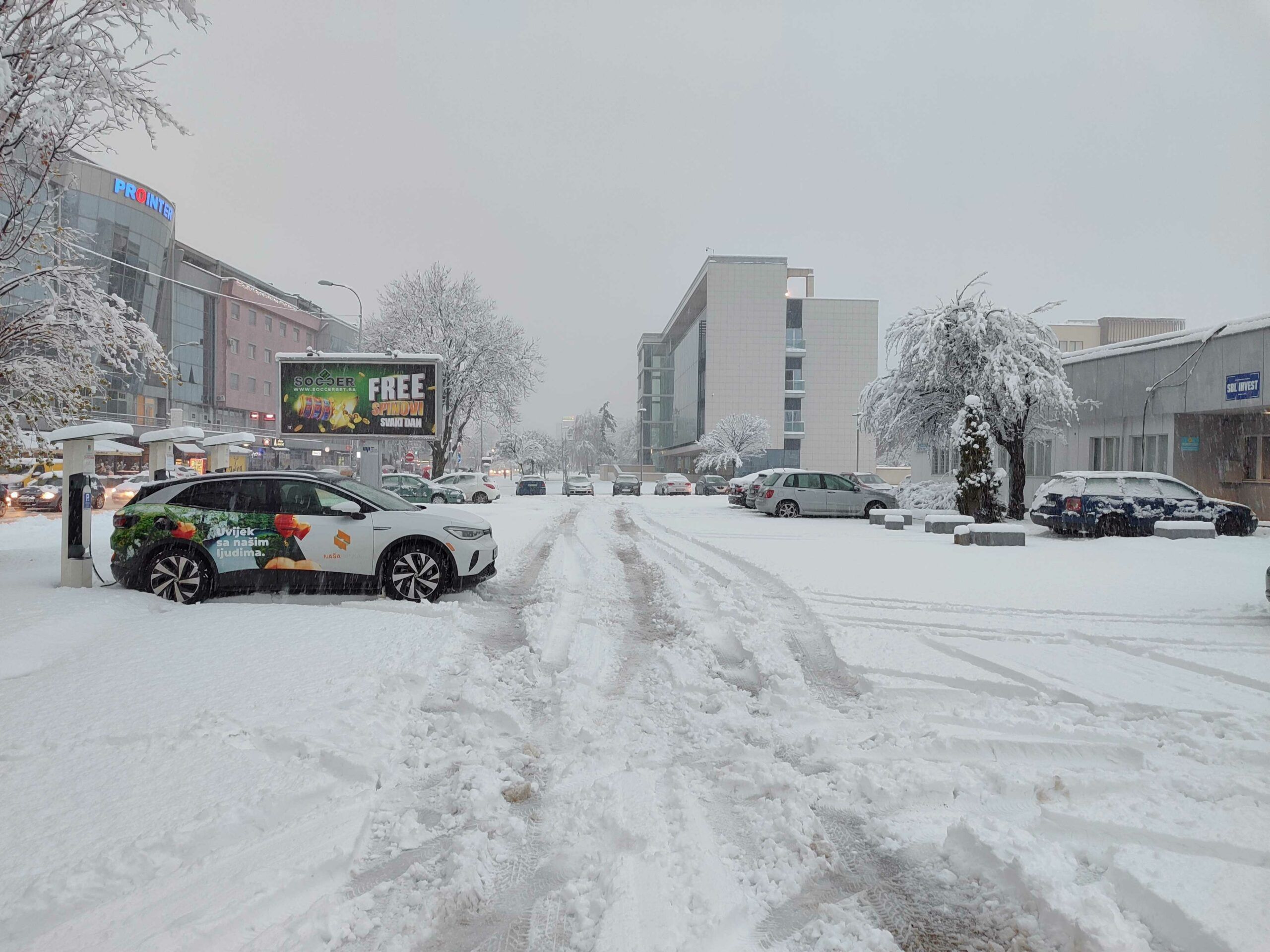 policijski službenici na terenu i preduzimaju mjere i radnje iz svoje nadležnosti s ciljem sigurnog odvijanja saobraćaja na svim dionicama