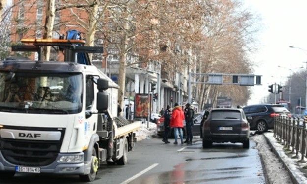 Stiglo je vozilo JKP "Parking servis" koje će odnijeti Škodu