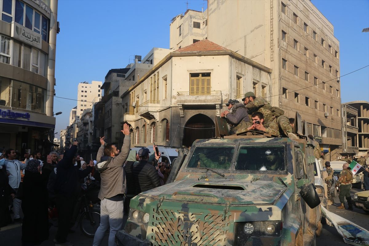 Evropska unija i SAD brzo su proglasili HTS terorističkom organizacijom zbog čega nije jasno koliko Zapad ima manevarskog prostora za diplomatiju