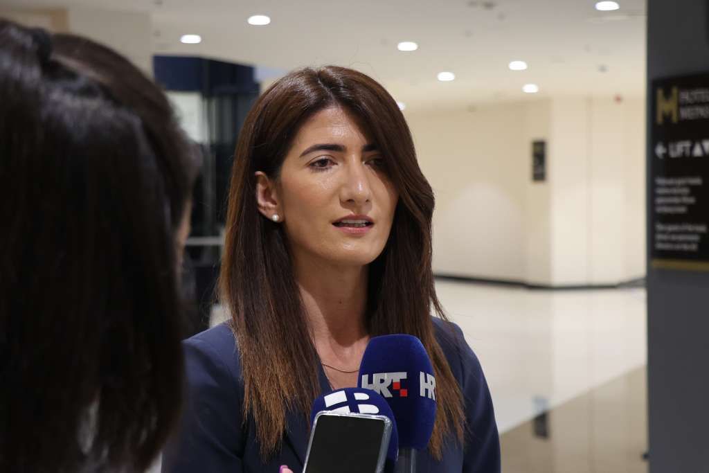U tom procesu otvoreni smo za razgovore i s američkom administracijom kao i sa svim zainteresiranim stranama, kazala je