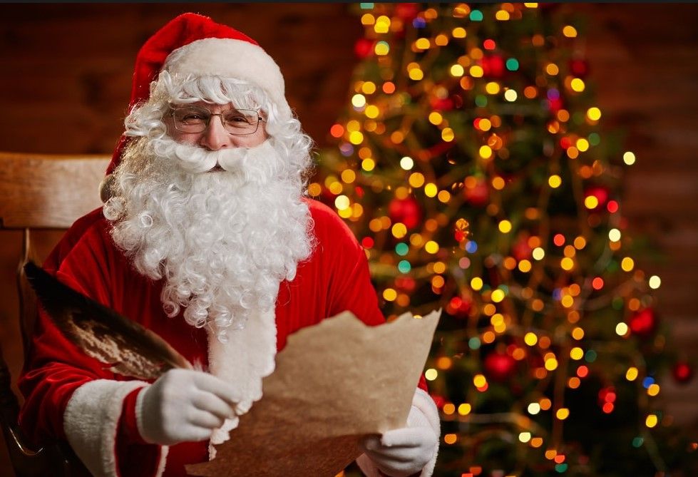 Imamo oko hiljadu ljudi koji se okupili kako bi uspostavili operativni centar koji se koristi za praćenje Djeda Mraza i koji omogućava svakome da pozove da provjeri gdje se nalazi