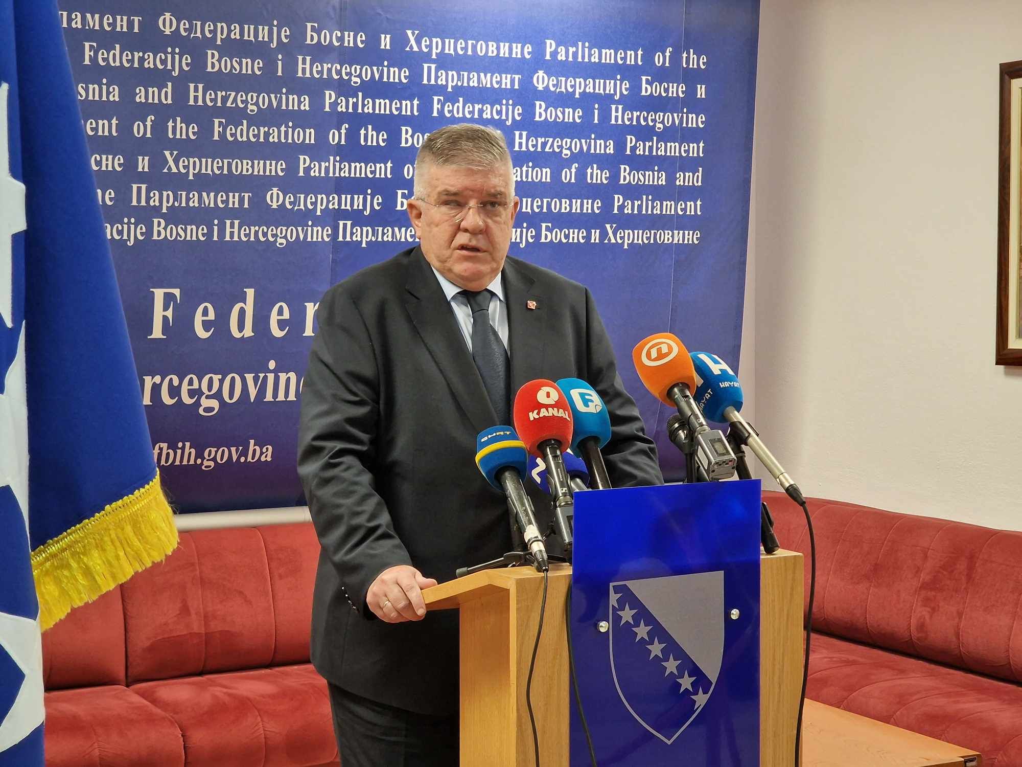 Hapsi ili se skloni! Dodik danas pred očima institucija – bez reakcije?