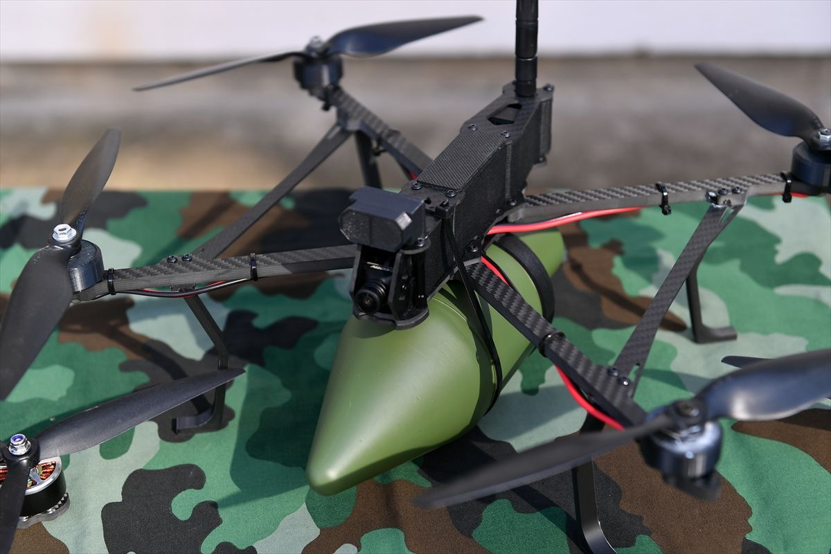 Srbija predstavila nove dronove samoubice 'Komarac' za 'nadmoć na savremenom ratištu'
