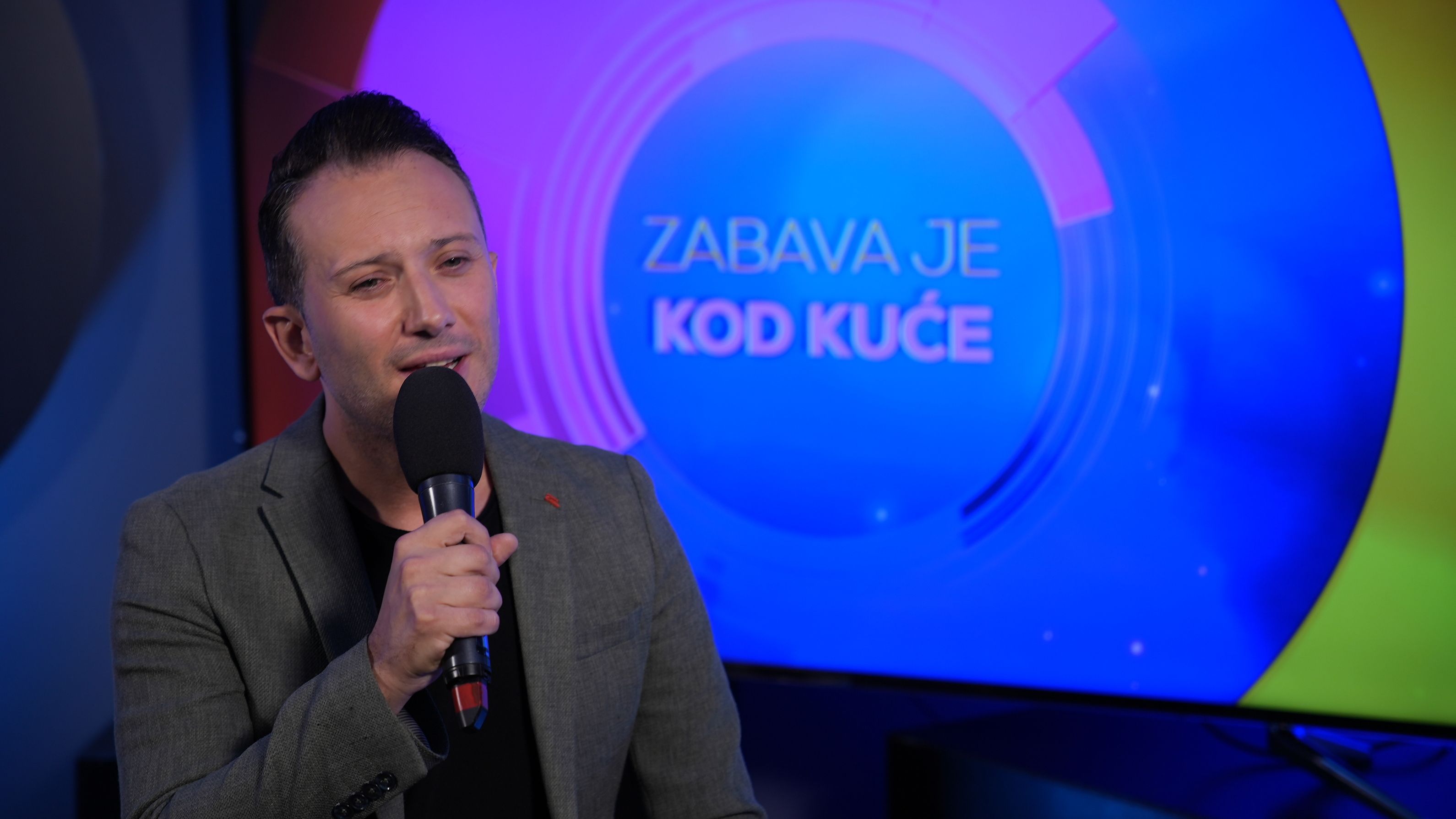 Pregršt mladosti, znanja i zabave u studiju jedinog televizijskog kviza u BiH - "Zabavno je znati"