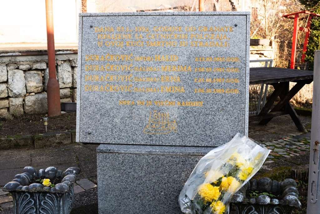 Njihove živote su u decembru 1992. godine zauvijek ugasile neprijateljske granate ispaljene s položaja na Grabežu
