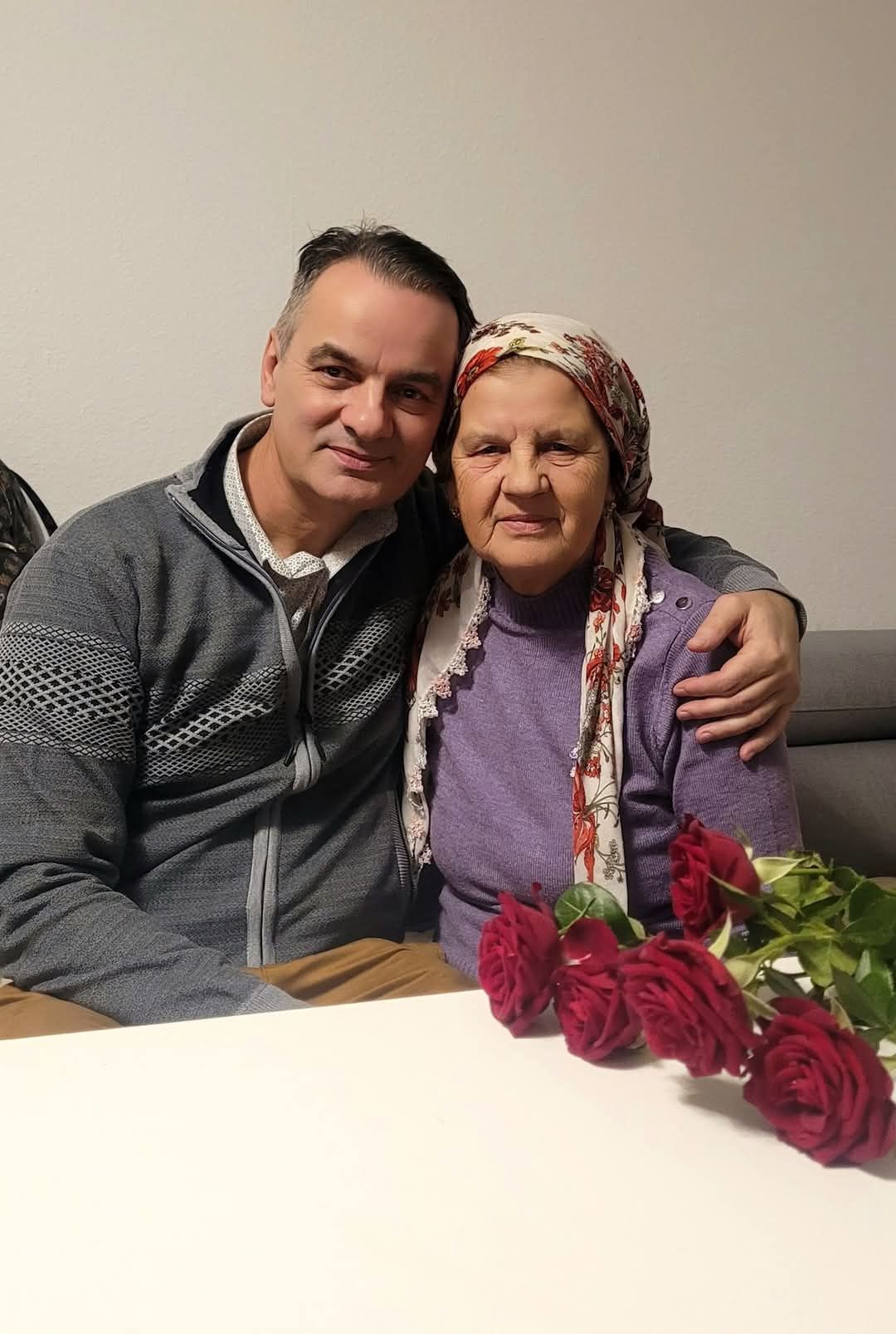 Eso Balić - ponos na Kozarac i ljubav prema majci: Emotivna, kratka priča o majci