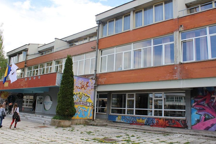 Uprava škole navodi u zapisniku sa posljednjeg sastanka da zbog specifičnosti situacije nije moguće provesti online nastavu