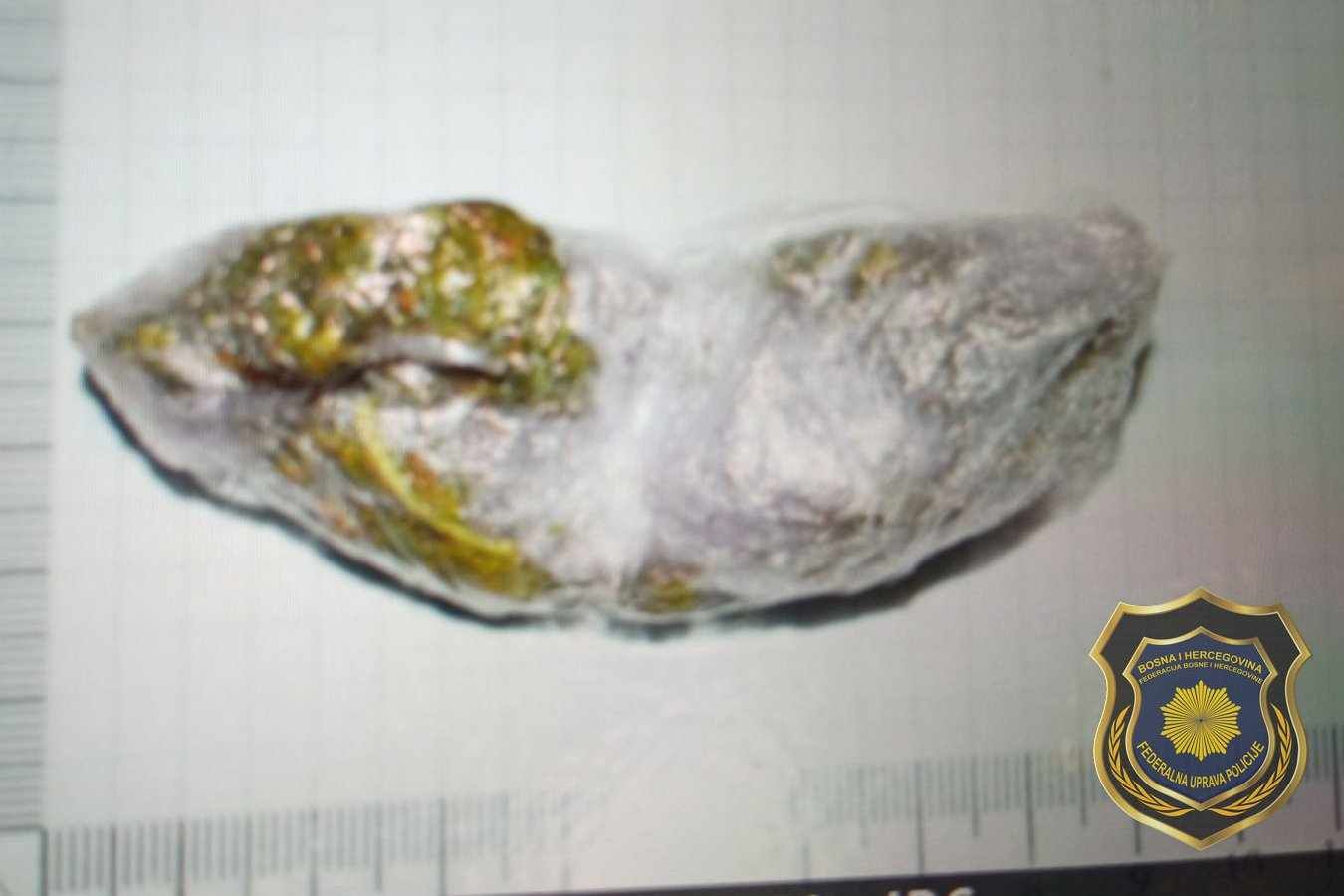 Pored droge, Specijalna jedinica FUP-a je pronašla i dvije posude za koje se sumnja da su u njima prerađivana ova narkotička sredstva