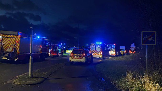 Dobrotvorna organizacija Care4Calais objavila je kako izbjeglice već godinama kampiraju na tom području