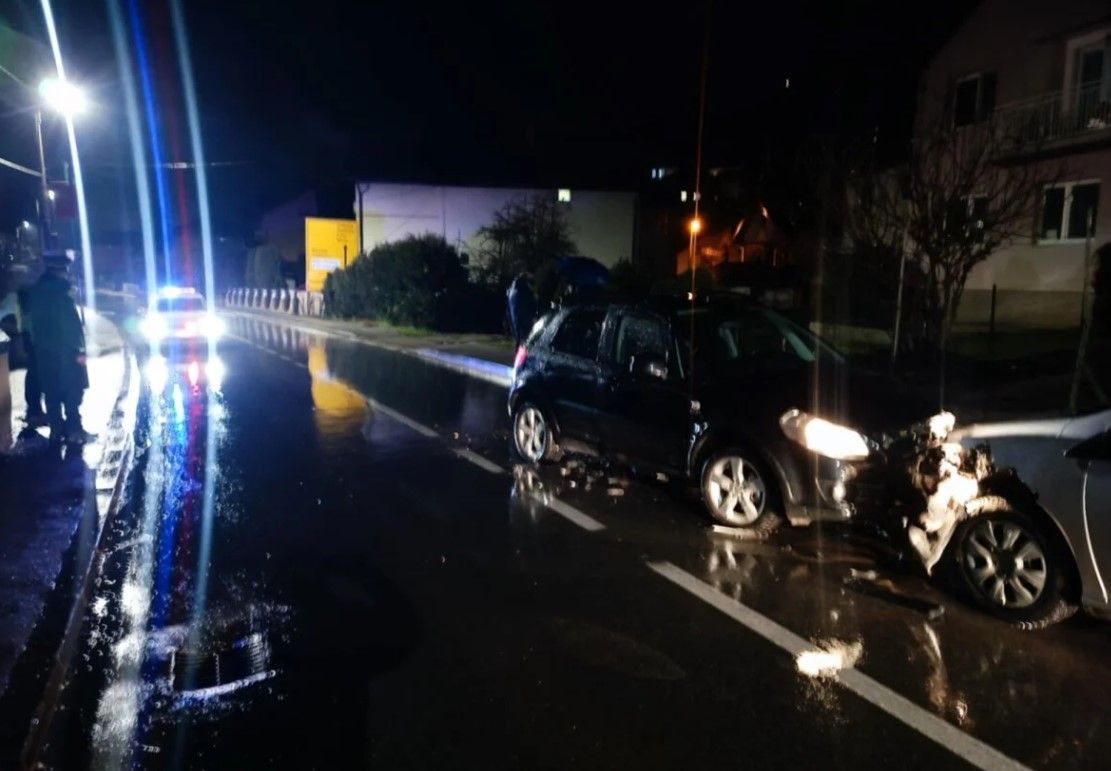Direktan sudar dva vozila u Goraždu, jedna osoba povrijeđena