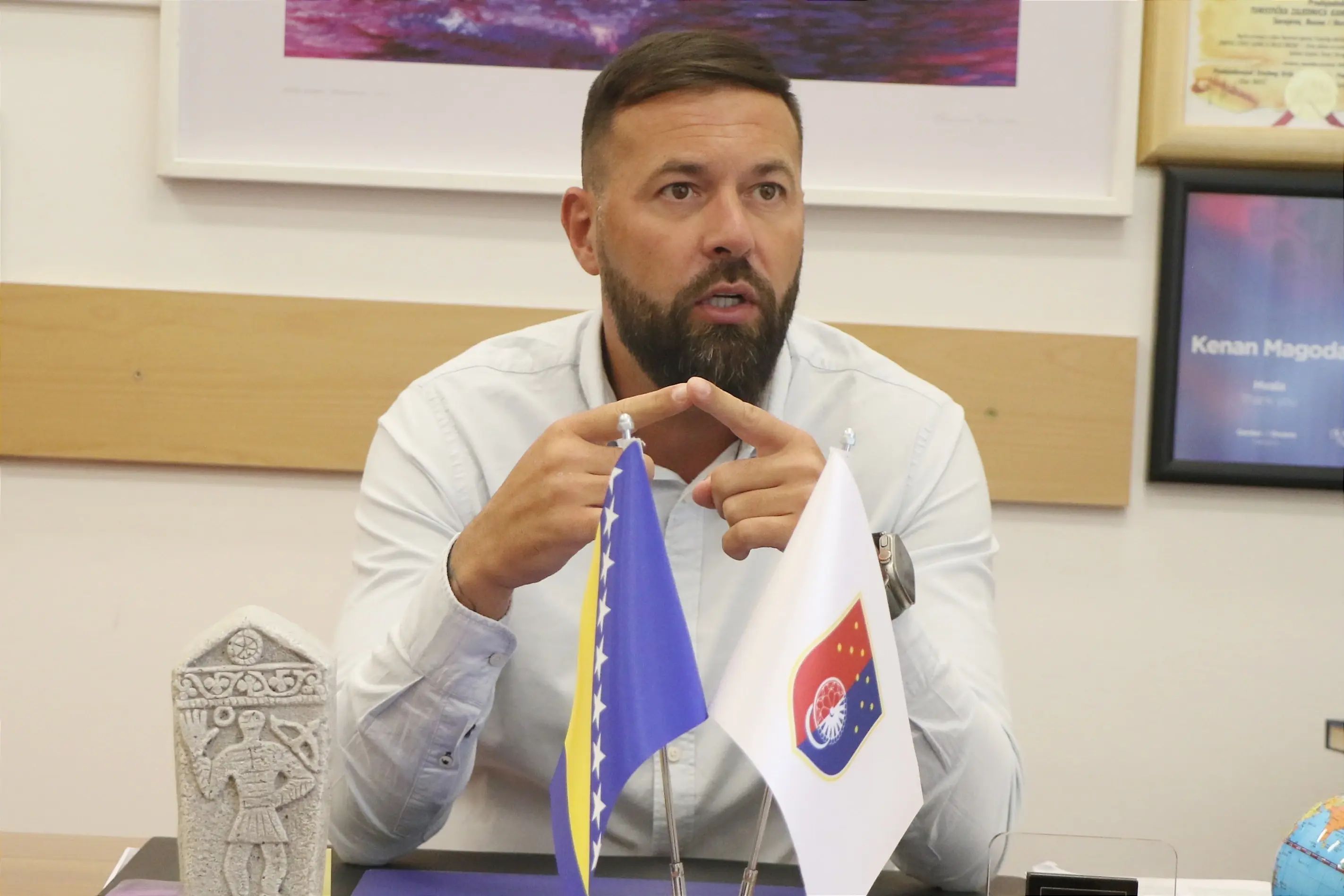 Burno je nakon optužbi ministra kulture i sporta Kantona Sarajevo Kenana Magode zbog dešavanja u Fudbalskom savezu Kantona Sarajevo.