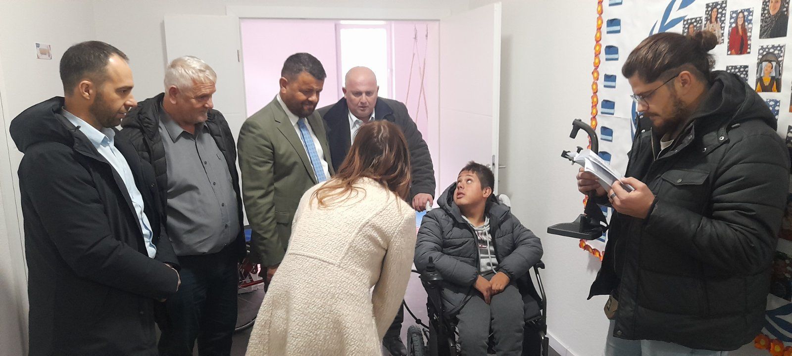 Centar "Veliko srce" jedan je od ključnih projekata Udruženja MFS-EMMAUS, koji pruža podršku djeci i mladima s poteškoćama u razvoju kroz brojne programe osnaživanja i inkluzije