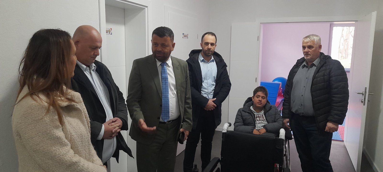 Centar "Veliko srce" jedan je od ključnih projekata Udruženja MFS-EMMAUS, koji pruža podršku djeci i mladima s poteškoćama u razvoju kroz brojne programe osnaživanja i inkluzije