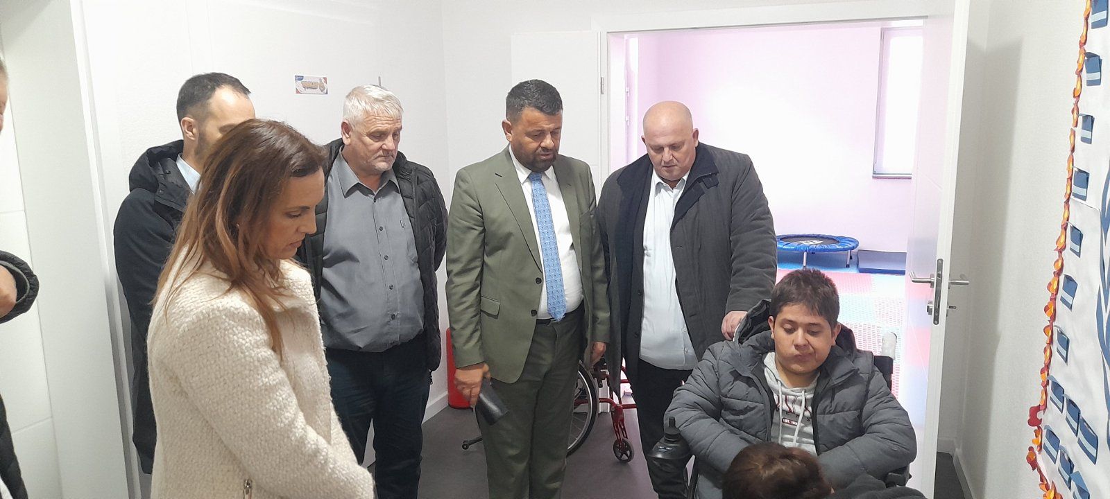 Centar "Veliko srce" jedan je od ključnih projekata Udruženja MFS-EMMAUS, koji pruža podršku djeci i mladima s poteškoćama u razvoju kroz brojne programe osnaživanja i inkluzije