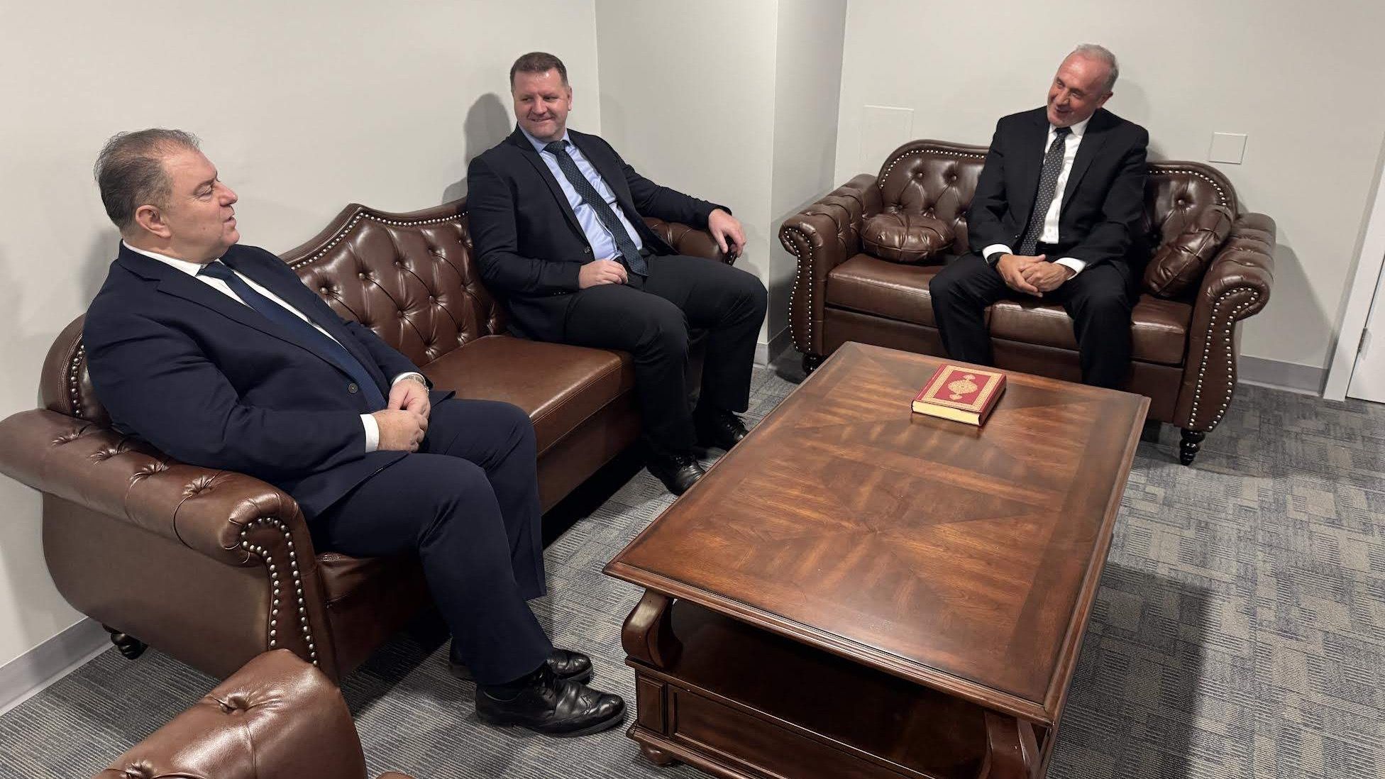 Direktori su ovom prilikom muftiji Ćemanu prenijeli selame i čestitke reisul-uleme Husein-ef. Kavazovića. 