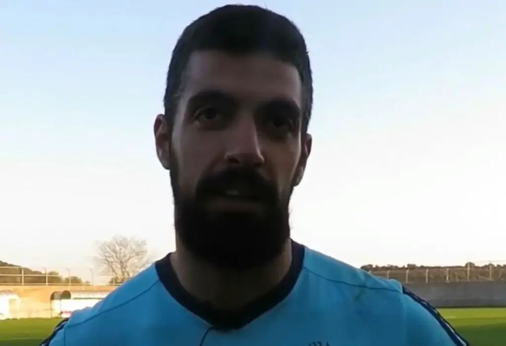 Iskusni čuvar mreže je bio veoma emotivan pogođen, ali očigledno da je pritisak navijača te same javnosti bio jači od svega