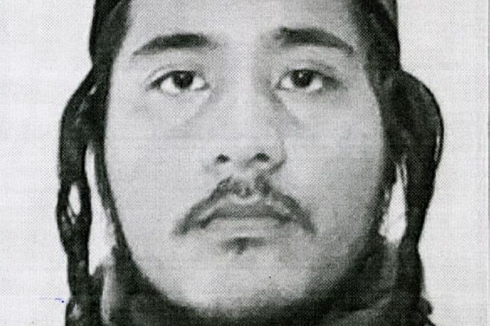 Castillo je državljanin Gvatemale, gdje se Lev Tahor nalazi, i El Salvadora, a govori hebrejski i španski